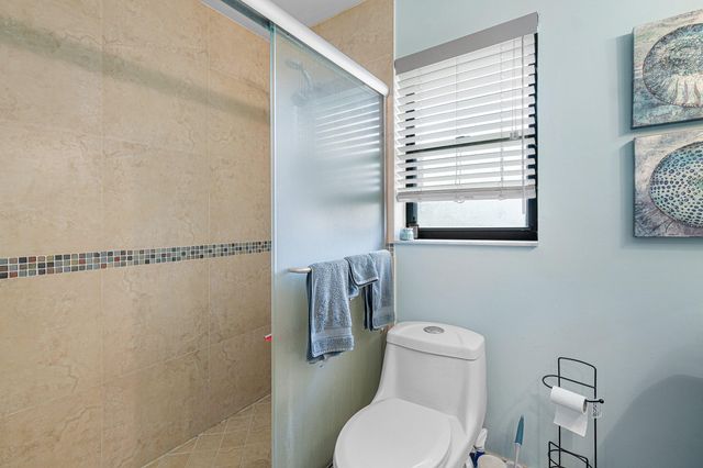 2898 SW 22nd Circle 232a, Delray Beach, FL 33445