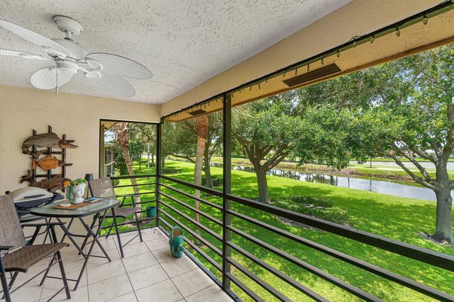 2898 SW 22nd Circle 232a, Delray Beach, FL 33445