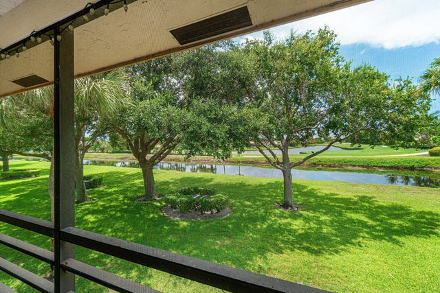 2898 SW 22nd Circle 232a, Delray Beach, FL 33445