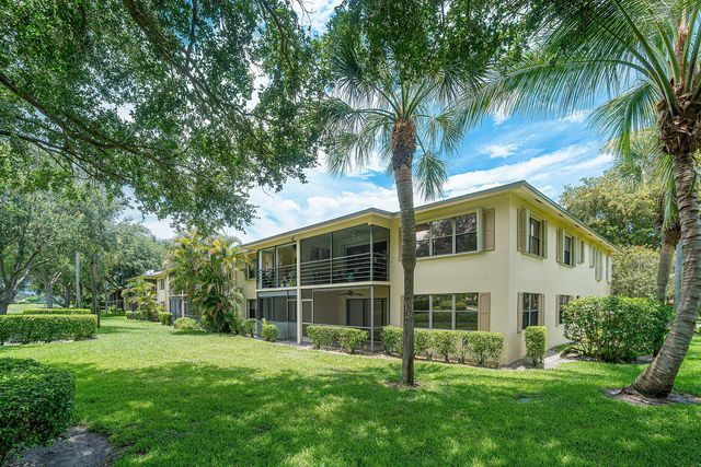 2898 SW 22nd Circle 232a, Delray Beach, FL 33445