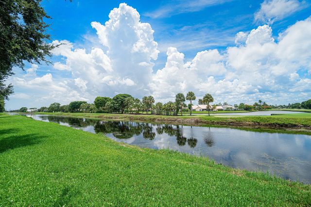 2898 SW 22nd Circle 232a, Delray Beach, FL 33445
