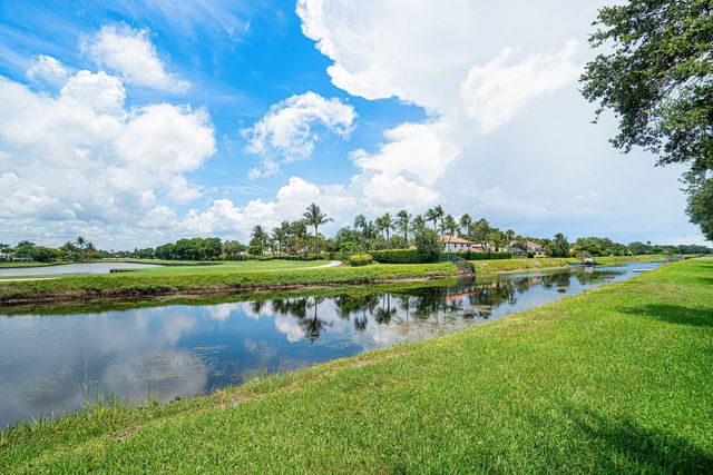 2898 SW 22nd Circle 232a, Delray Beach, FL 33445
