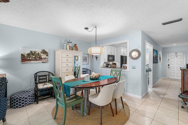 2898 SW 22nd Circle 232a, Delray Beach, FL 33445