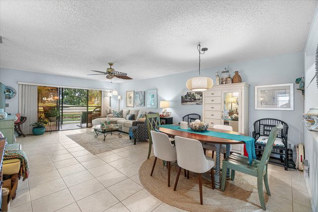 2898 SW 22nd Circle 232a, Delray Beach, FL 33445