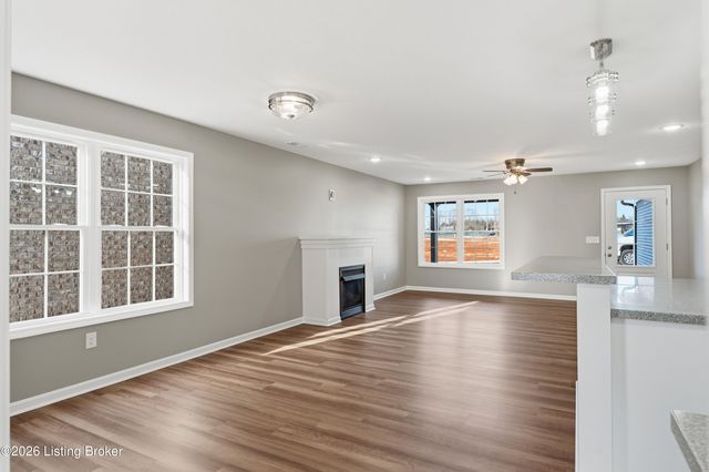 15 Paislynne Ct, Brandenburg, KY 40108