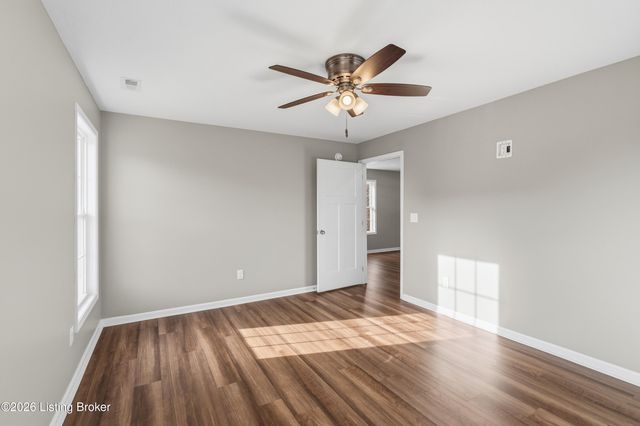 15 Paislynne Ct, Brandenburg, KY 40108