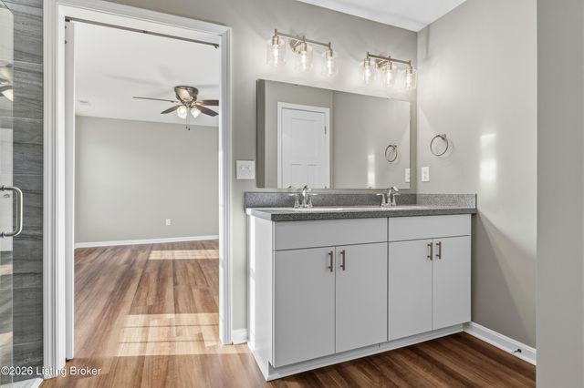 15 Paislynne Ct, Brandenburg, KY 40108