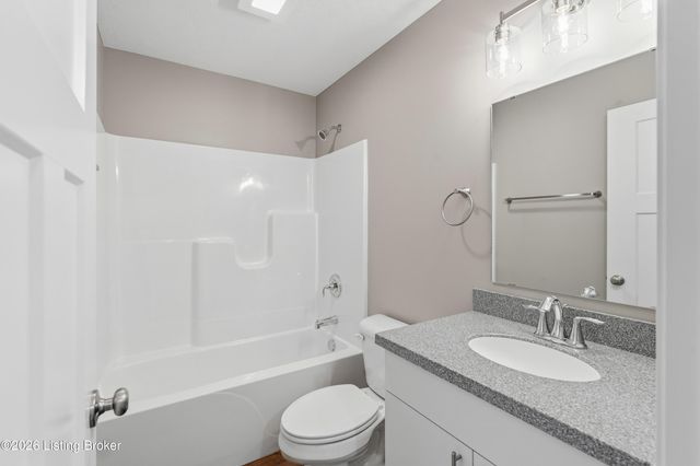 15 Paislynne Ct, Brandenburg, KY 40108