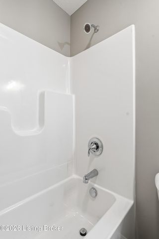 15 Paislynne Ct, Brandenburg, KY 40108