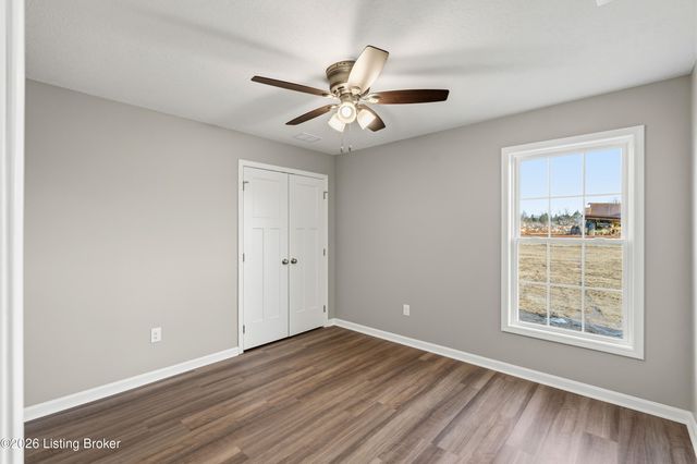 15 Paislynne Ct, Brandenburg, KY 40108