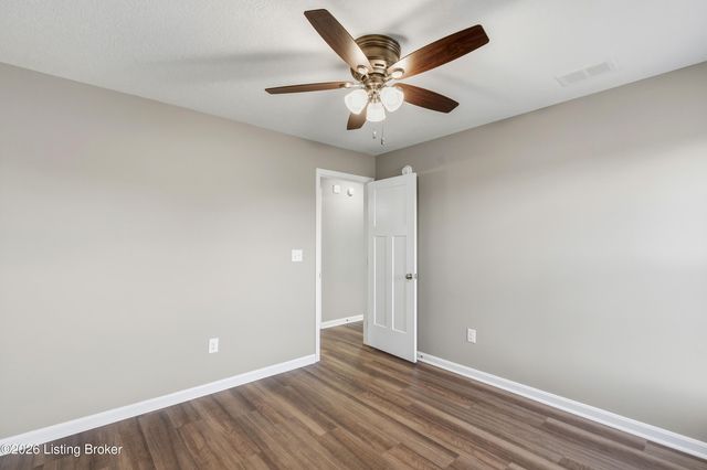 15 Paislynne Ct, Brandenburg, KY 40108