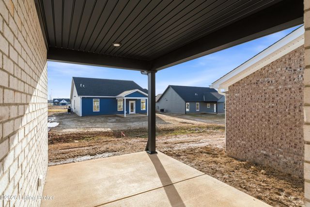 15 Paislynne Ct, Brandenburg, KY 40108