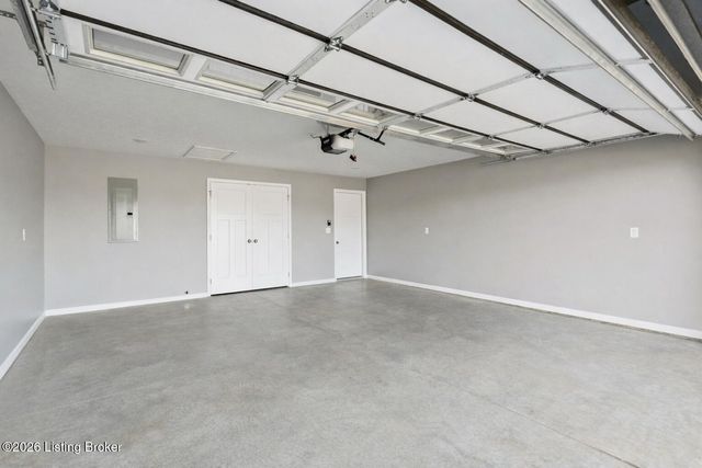 15 Paislynne Ct, Brandenburg, KY 40108