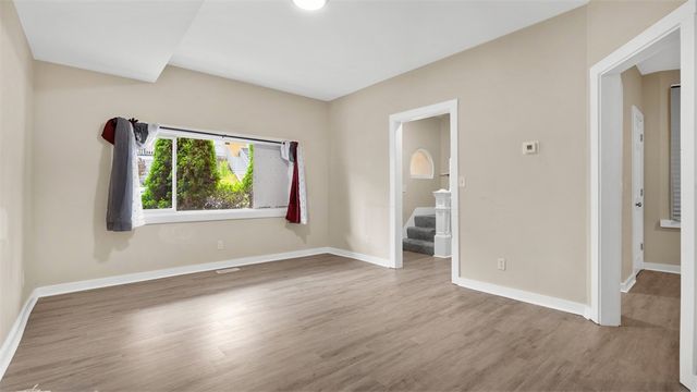 543 4th St, Pitcairn, PA 15140