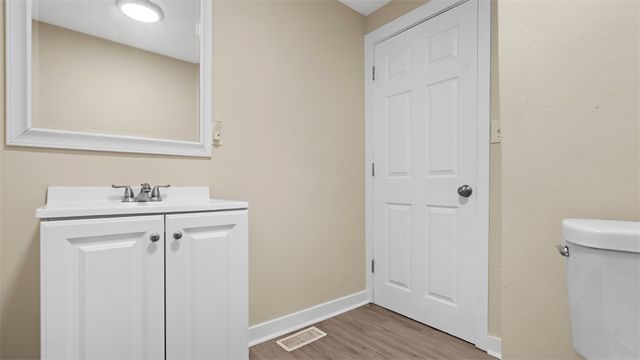 543 4th St, Pitcairn, PA 15140