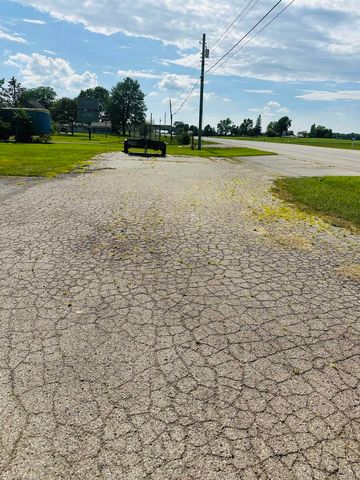 811 W Jackson Street, Parker City, IN 47368