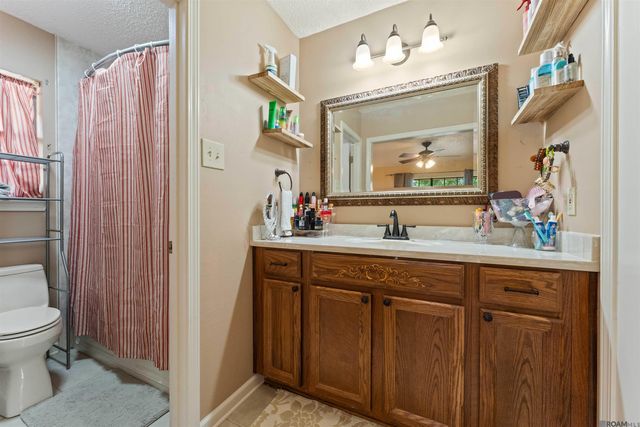 33897 Duff Rd, Walker, LA 70785