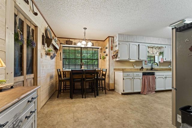 33897 Duff Rd, Walker, LA 70785