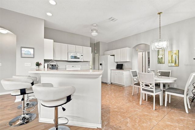 2102 ACADIA GREENS DRIVE 2102, Sun City Center, FL 33573