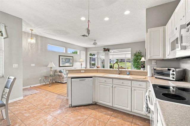2102 ACADIA GREENS DRIVE 2102, Sun City Center, FL 33573