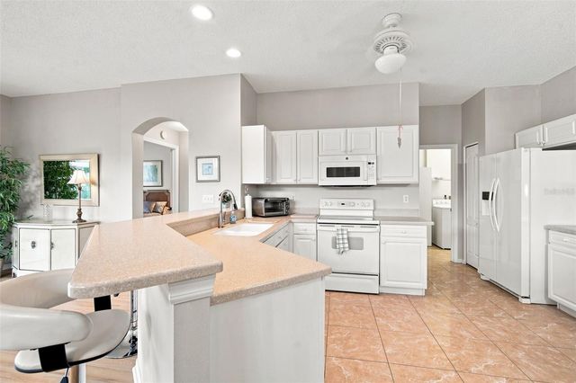 2102 ACADIA GREENS DRIVE 2102, Sun City Center, FL 33573
