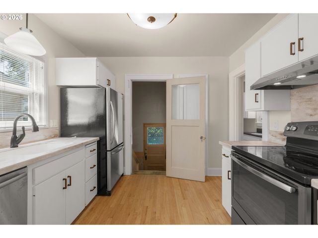 3815 Ne 16TH Ave, Portland, OR 97212