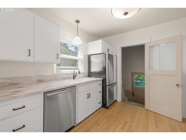3815 Ne 16TH Ave, Portland, OR 97212