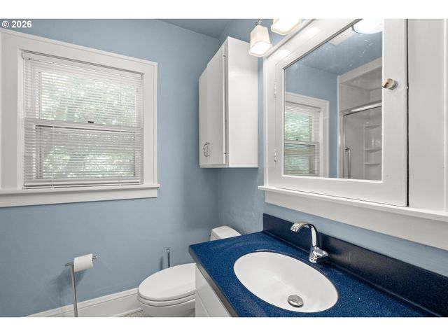 3815 Ne 16TH Ave, Portland, OR 97212