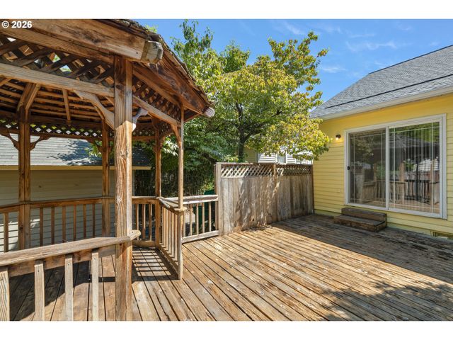 3815 Ne 16TH Ave, Portland, OR 97212