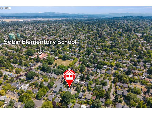 3815 Ne 16TH Ave, Portland, OR 97212