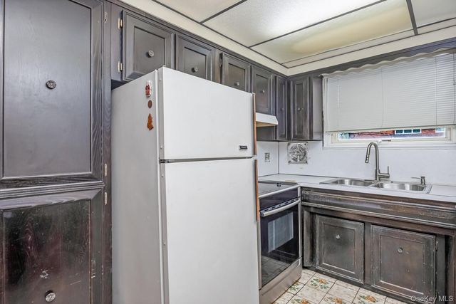 58-30 75th Street, Middle Village, NY 11379