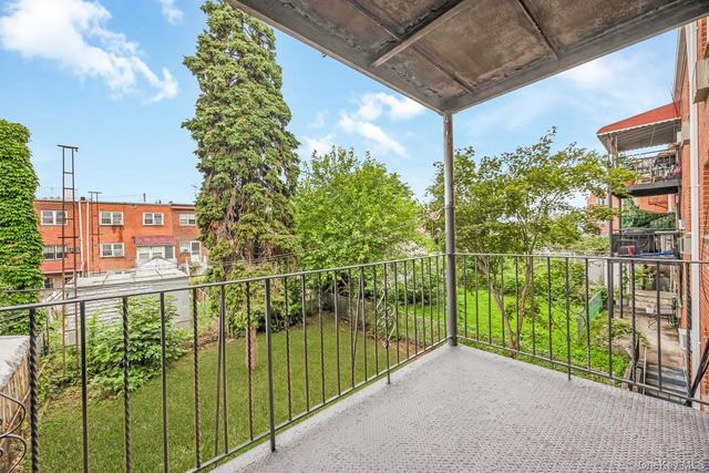 58-30 75th Street, Middle Village, NY 11379