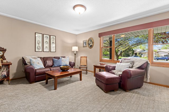 872 Westview Drive, Shoreview, MN 55126