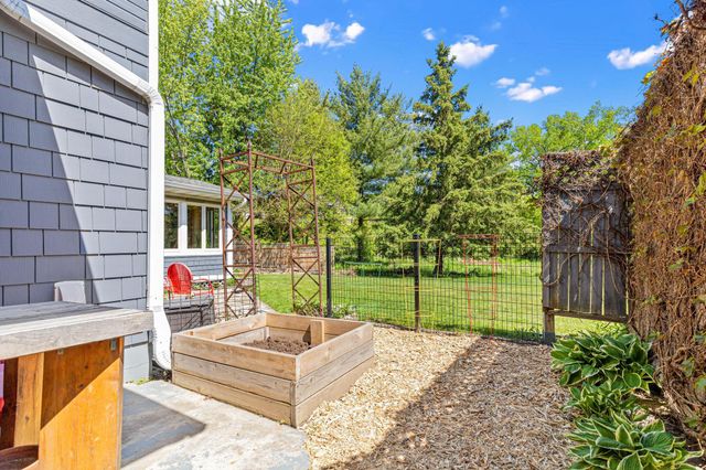 872 Westview Drive, Shoreview, MN 55126