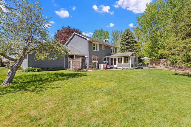 872 Westview Drive, Shoreview, MN 55126