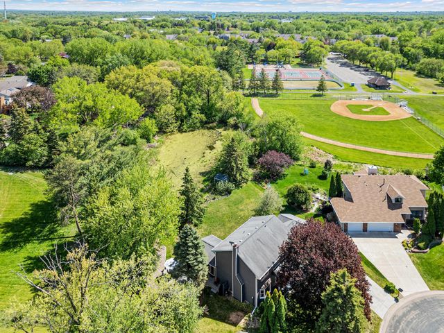 872 Westview Drive, Shoreview, MN 55126