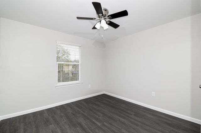 4719 19th Street B, Bacliff, TX 77518