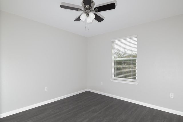 4719 19th Street B, Bacliff, TX 77518