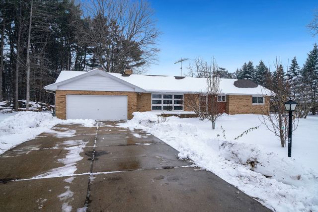 1849 N Weller Drive, Mount Morris, IL 61054