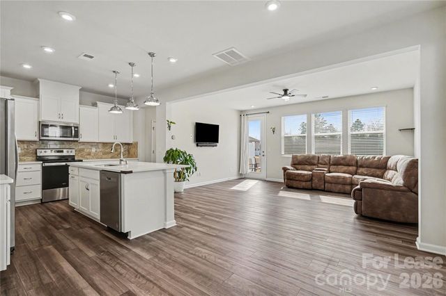 8109 Overmeadow Lane, Charlotte, NC 28269