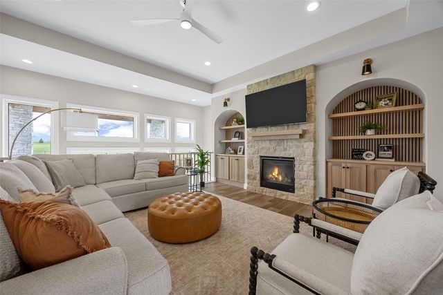 5267 Silver Rock Drive, Marion, IA 52302