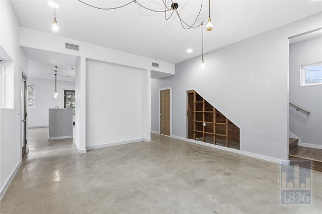 1520 Parker LN A, Austin, TX 78741