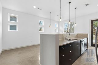 1520 Parker LN A, Austin, TX 78741