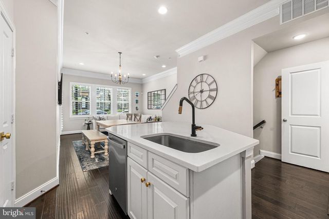 1316 S QUINN ST, Arlington, VA 22204