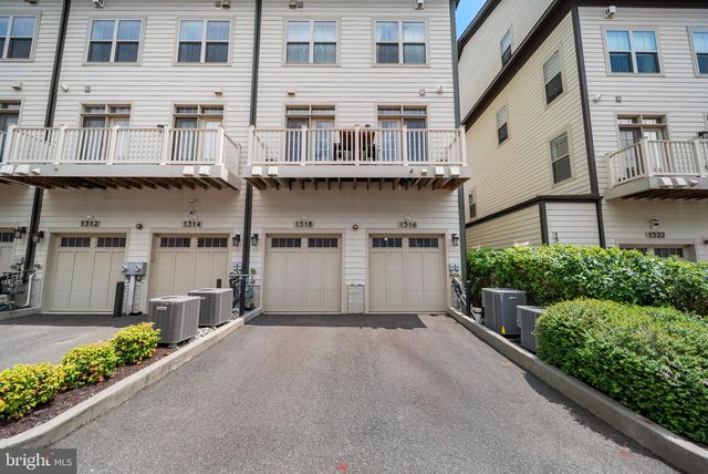 1316 S QUINN ST, Arlington, VA 22204