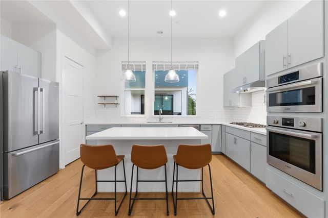 2412 Canal Street L, Houston, TX 77003