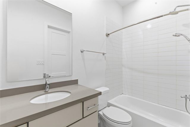 2412 Canal Street L, Houston, TX 77003