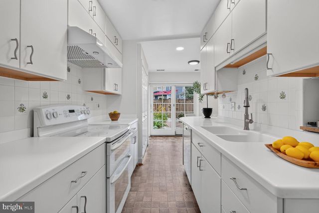 334 COMMERCE ST, Alexandria, VA 22314