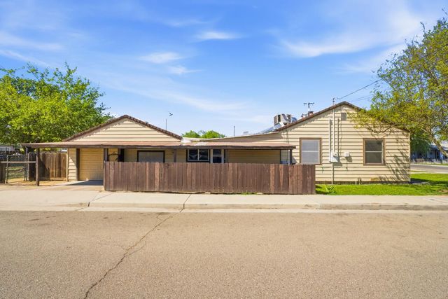 133 Oleander Avenue, Lemoore, CA 93245