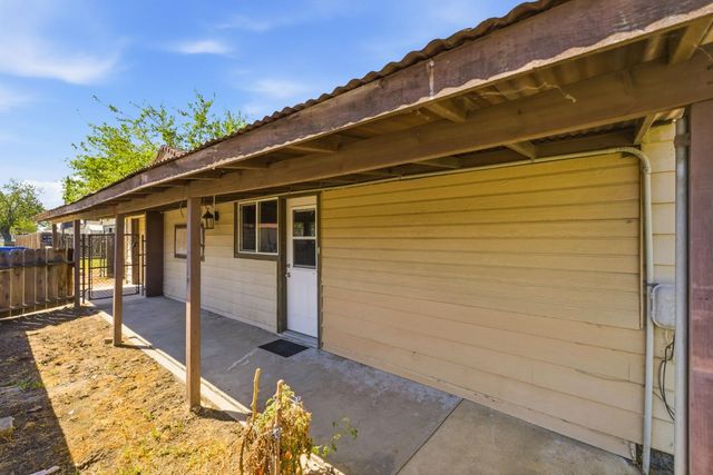 133 Oleander Avenue, Lemoore, CA 93245